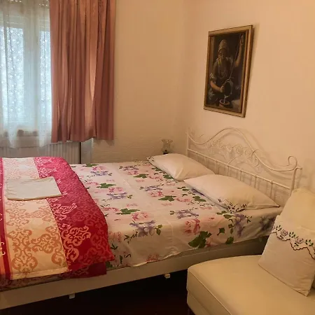Somborski Salas - Strogi Centar Apartment