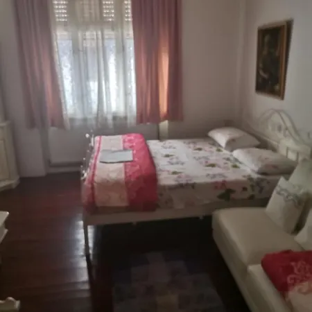 Somborski Salas - Strogi Centar Apartment