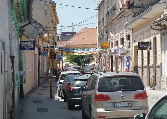 Somborski Salas - Strogi Centar Lejlighed *